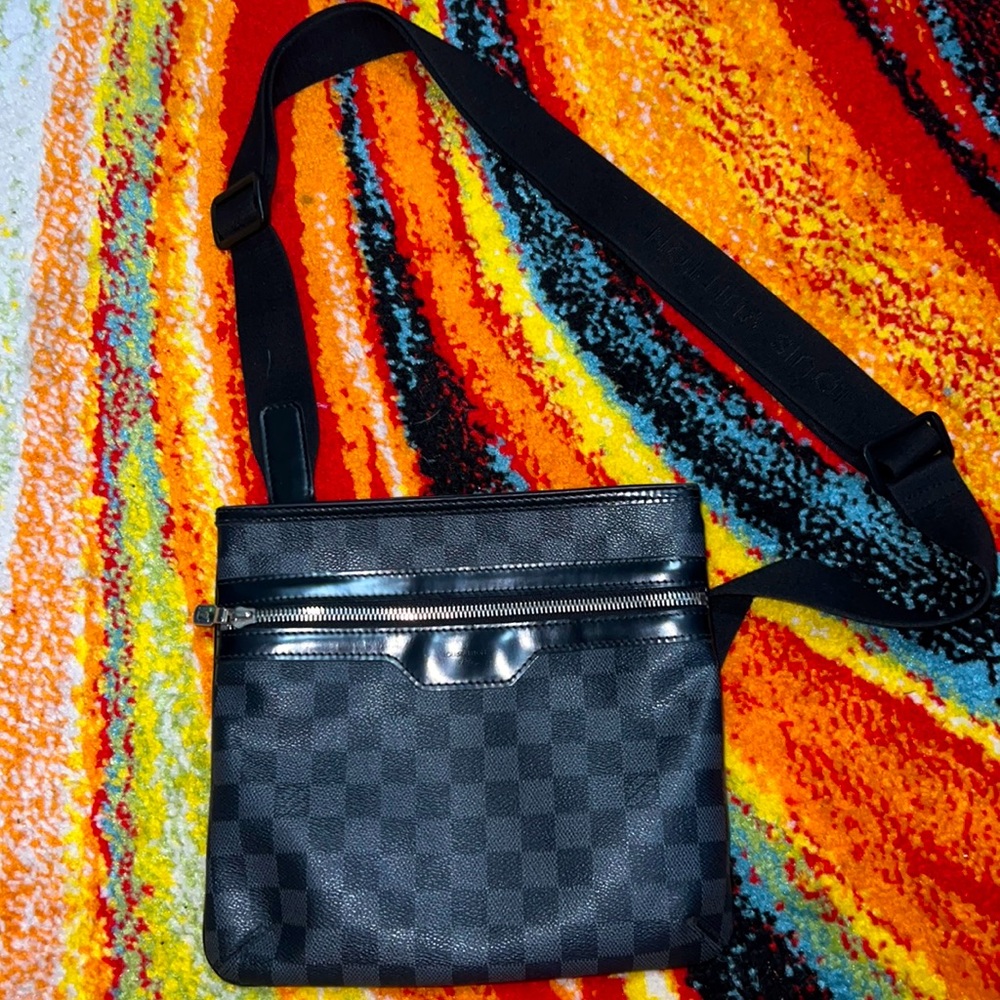Authentic Louis Vuitton damier graphite thomas-LIKE NEW!